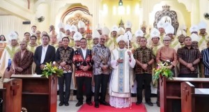 Foto : Hadiri Tahbisan Uskup Larantuka, Kakanwil Kemenag NTT Tegaskan Sinergi Gereja dan Negara untuk Kemanusiaan