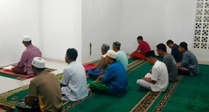 Penyuluh Agama Islam Kemenag Sumba Timur Dampingi Pelaksanaan Shalat Tarawih Perdana di Lapas Waingapu