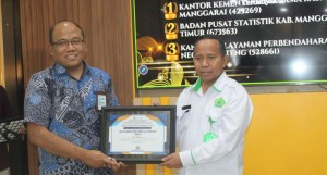 Foto : Kemenag Manggarai Raih Tiga Penghargaan Kinerja Anggaran dari KPPN Ruteng